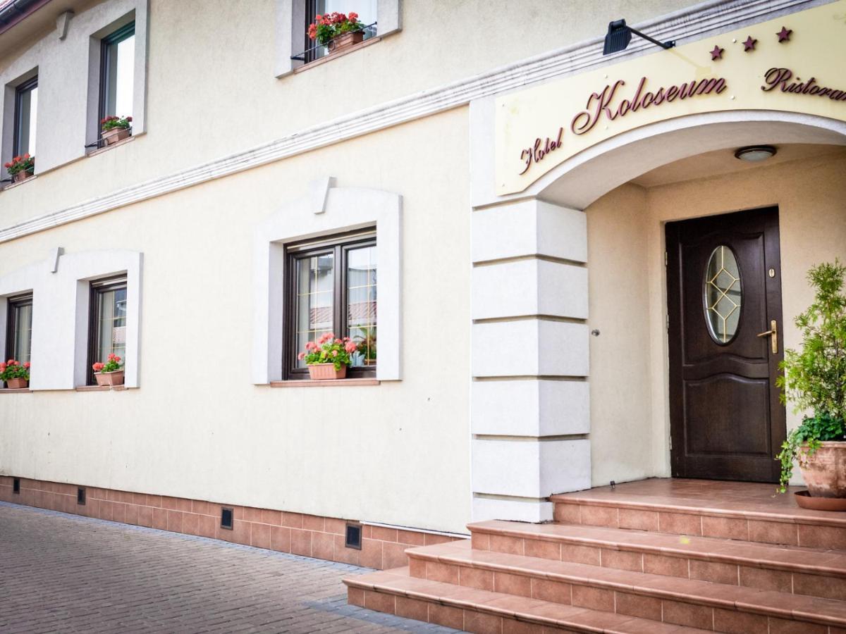 Hotel Koloseum Turek Buitenkant foto
