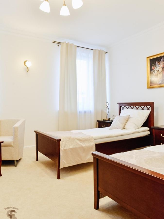 Hotel Koloseum Turek Buitenkant foto
