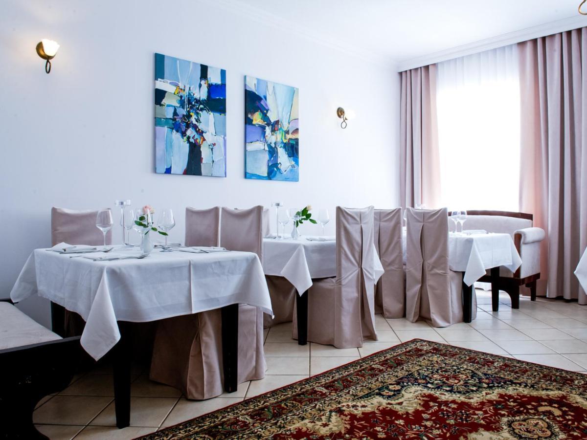 Hotel Koloseum Turek Buitenkant foto