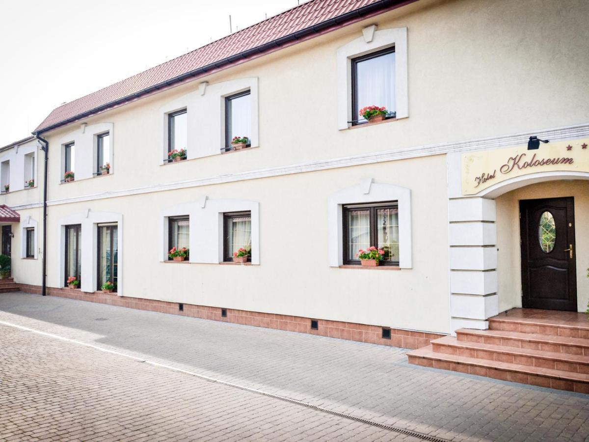 Hotel Koloseum Turek Buitenkant foto