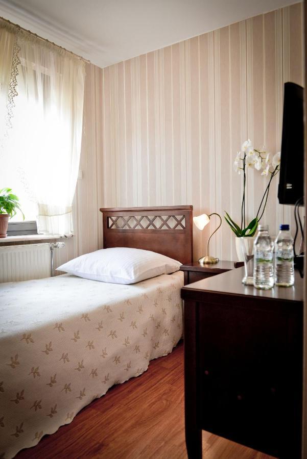 Hotel Koloseum Turek Buitenkant foto